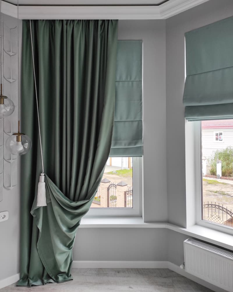 Эркер в новом свете: римские, портьеры и тюль для изысканного интерьера